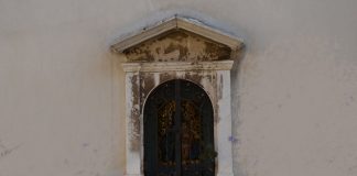 La Madonna col Bambino, mosaico nel tabernacolo (capitèło) in Salizada Sant’Antonin, nel Sestiere di Castello