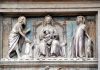 La Madonna in trono col Bambino, bassorilievo sulla facciata dell’Oratorio dei Santi Giorgio e Trifone, detto anche Scuola degli Schiavoni