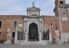 Santa Giustina, statua sulla Porta di Terra dell’Arsenal