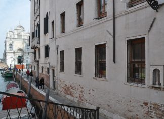 Capitello in Fondamenta Dandolo, nel Sestiere di Castello