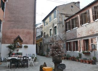 Capitello in Corte de la Borsa, nel Sestiere di Castello