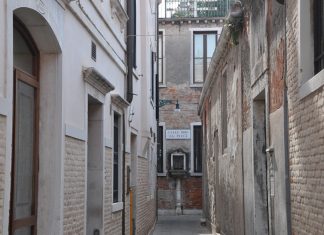 Capitello in Calle drio la Pietà, nel Sestiere di Castello