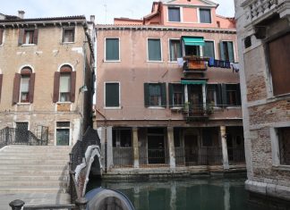 Capitello del Sotoportego Tetta, nel Sestiere di Castello
