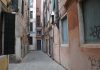 Capitello in Calle Seconda de la Fava, nel Sestiere di Castello