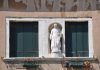 San Lorenzo, una statua in Fondamenta San Lorenzo