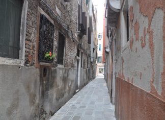 Capitello in Calle del Forno, nel Sestiere di Castello