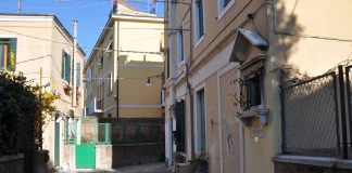 Capitello in Calle di Mezzo, nel Sestiere di Castello