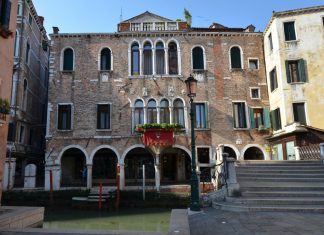 Palazzo Falier ai Santi Apostoli