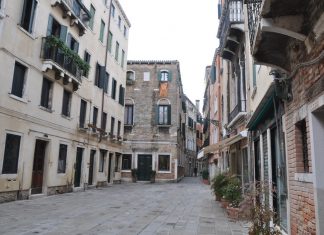 Scuola dei mureri (muratori) sotto l’invocazione dei Santi Tomaso Apostolo e Magno Vescovo