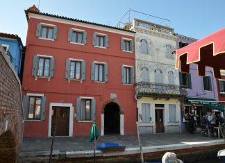 Capitello in Calle delle Botte a Burano