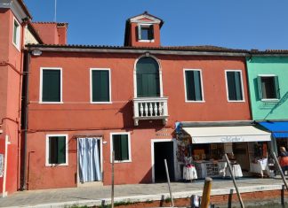 Capitello in Calle dei Squeri a Burano