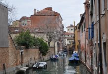 Rio de la Cazziola, nel Sestiere di Santa Croce
