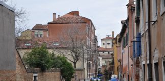 Rio de la Cazziola, nel Sestiere di Santa Croce