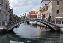 Ponte de le Terese, tra il Rio de le Terese e il Rio de l’Arzere