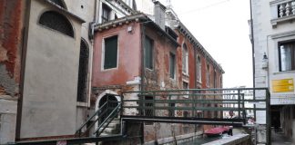 Ponte privato della Scuola dei Battiloro e Tiraoro, sul Rio de San Stae o della Rioda