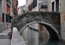Ponte privato, sul Rio de San Stae o de Cà Mocenigo