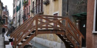 Ponte privato, sul Rio de San Stae o de Cà Mocenigo