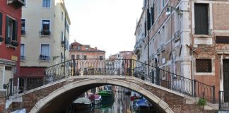 Ponte San Stin tra il Rio de San Stin e il Rio dei Frari