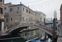 Ponte dei Pugni sul Rio de San Barnaba