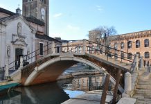 Ponte San Nicolò, tra il Rio de San Nicolò e il Rio de le Terese