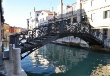 Ponte dei Ragusei, tra il Rio del Tentor e il Rio dei Tre Ponti