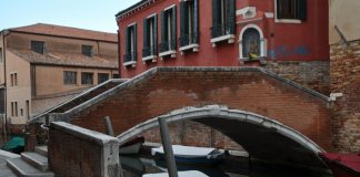Ponte de le Pazienze sul Rio de San Barnaba