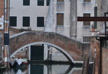 Ponte Sartorio tra il Rio dei Ognissanti e il Rio de l’Avogaria