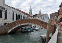 Ponte del Soccorso sul Rio de dei Carmini
