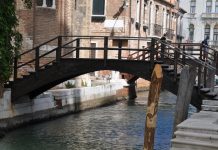 Ponte privato, sul Rio de la Salute