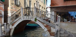Ponte San Gregorio sul Rio de la Fornace