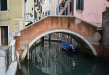 Ponte del Tragheto o Centani sul Rio de San Tomà