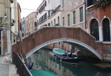Ponte del Piovan privato, sul Rio dei Frari
