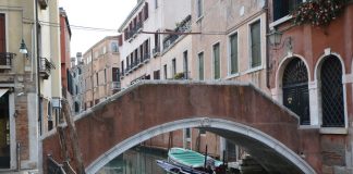 Ponte del Piovan privato, sul Rio dei Frari
