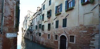 Rio de Ca’ Garzoni, nel Sestiere di San Marco