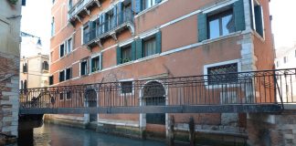 Ponte Piscina San Samuele, tra il Rio de Sant’Anzolo e il Rio de Cà Garzoni