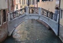 Ponte de le Colonne, sul Rio dei Fuseri
