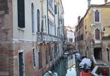 Rio de Sant’Aponal, nel Sestiere di San Polo
