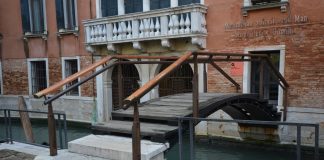 Ponte Querini Stampalia privato, sul Rio de Santa Maria Formosa. Campiello Querini Stampalia