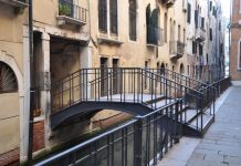 Ponte de le Scuole, sul Rio del Duca