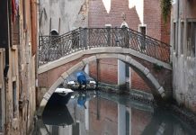Ponte de la Malvasia Vechia, sul Rio Menuo o de la Verona