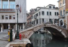 Ponte de San Moisè, sul Rio de San Moisè