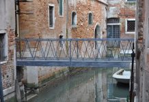 Ponte privato in Calle de le Vele, sul Rio del Piombo