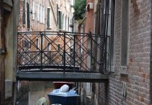 Ponte privato in Calle del Volto, sul Rio del Piombo