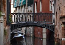 Ponte de la Corona, sul Rio de San Zaninovo