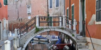 Ponte privato, sul Rio de le Gorne