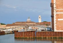Ponte girevole, sulla Darsena Nuova, all’Arsenale