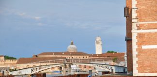 Ponte girevole, sulla Darsena Nuova, all’Arsenale