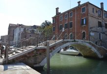 Ponte de Corte Vechia, sul Rio de la Sensa