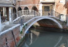 Ponte del Piovan o del Volto, sul Rio de Cà Widmann