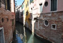 Rio de San Giovanni Grisostomo, nel Sestiere di Cannaregio